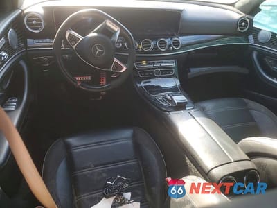 Zdjęcie 8 z 13 samochodu: 2018 MERCEDES-BENZ E 63 AMG-S VIN:WDDZF8KBXJA270759 - miniatura
