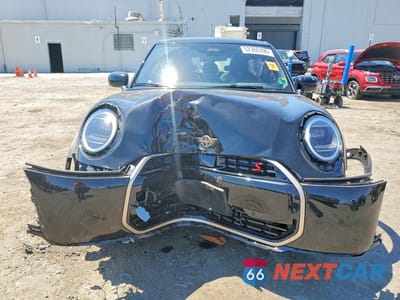 Piąte zdjęcie samochodu w środku: 2026 MINI COOPER S VIN:WMW53GD08T2X96938 - miniatura