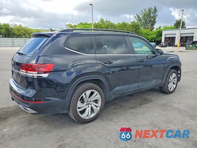 Trzecie zdjęcie samochodu z tyłu: 2022 VOLKSWAGEN ATLAS SE VIN:1V2JR2CA4NC543446 - miniatura