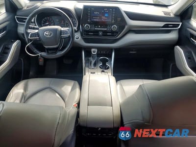Zdjęcie 8 z 13 samochodu: 2021 TOYOTA HIGHLANDER XLE VIN:5TDGZRAH7MS052239 - miniatura
