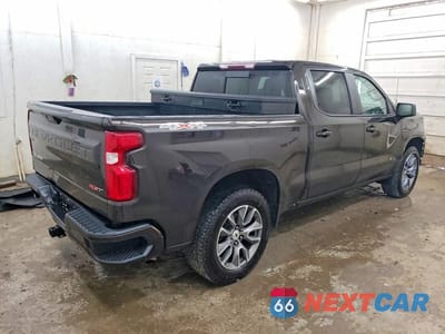 Trzecie zdjęcie samochodu z tyłu: 2019 CHEVROLET SILVERADO K1500 RST VIN:1GCUYEED4KZ101673 - miniatura