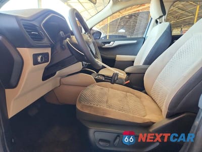 Zdjęcie 7 z 13 samochodu: 2020 FORD ESCAPE SE VIN:1FMCU0G67LUC36116 - miniatura