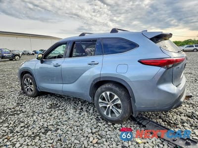 Drugie zdjęcie samochodu z przodu: 2021 TOYOTA HIGHLANDER XLE VIN:5TDGZRBH7MS096465 - miniatura