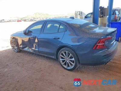 Drugie zdjęcie samochodu z przodu: 2021 VOLVO S60 T5 MOMENTUM VIN:7JR102FK3MG095628 - miniatura