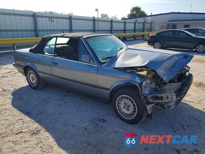 Czwarte zdjęcie samochodu z boku: 1991 BMW 318 I VIN:WBABA7317MEJ11315 - miniatura
