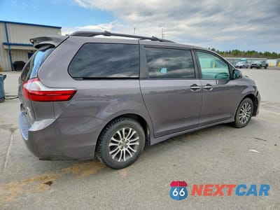 Trzecie zdjęcie samochodu z tyłu: 2019 TOYOTA SIENNA XLE 8-PASSENGER VIN:5TDYZ3DC3KS988776 - miniatura