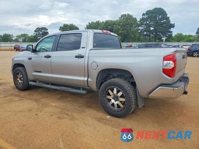 Drugie zdjęcie samochodu z przodu: 2017 TOYOTA TUNDRA CREWMAX SR5 VIN:5TFEW5F10HX218945 - miniatura