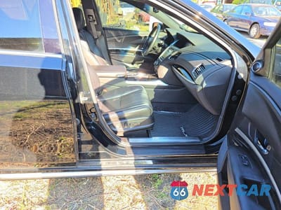 Piąte zdjęcie samochodu w środku: 2018 ACURA RLX TECH VIN:JH4KC1F55JC000504 - miniatura