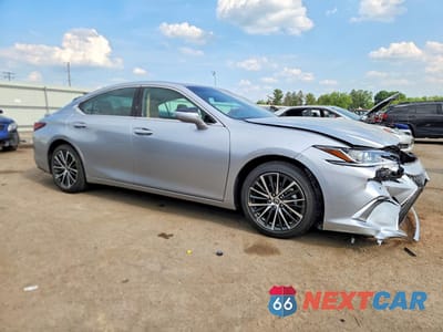 Czwarte zdjęcie samochodu z boku: 2023 LEXUS ES 350 BASE VIN:58ADZ1B1XPU154970 - miniatura