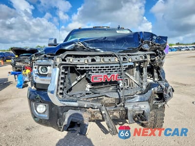 Piąte zdjęcie samochodu w środku: 2016 GMC SIERRA K2500 DENALI VIN:1GT12UE85GF298248 - miniatura