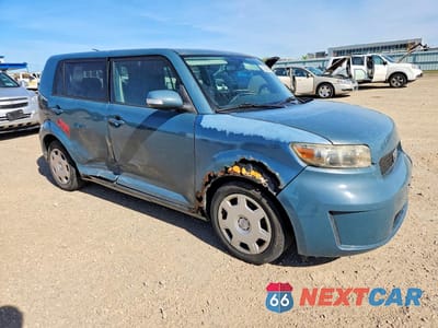 Czwarte zdjęcie samochodu z boku: 2008 TOYOTA SCION XB VIN:JTLKE50E981036640 - miniatura