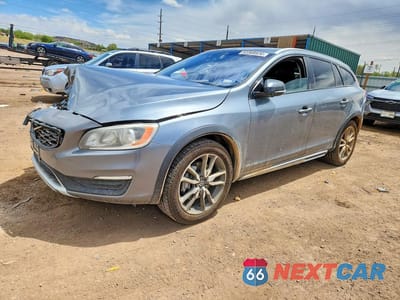 2017 VOLVO V60 CROSS COUNTRY PREMIER YV440MWKXH1025766 - główne zdjęcie licytacji z USA - miniatura