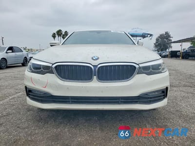 Piąte zdjęcie samochodu w środku: 2018 BMW 530 I VIN:WBAJA5C54JG898419 - miniatura