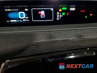 Zdjęcie 9 z 13 samochodu: 2017 TOYOTA PRIUS TWO VIN:JTDKBRFU5H3041848 - miniatura