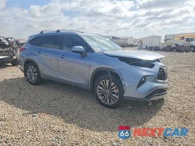 Czwarte zdjęcie samochodu z boku: 2020 TOYOTA HIGHLANDER HYBRID PLATINUM VIN:5TDEBRCH0LS004640 - miniatura