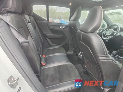 Zdjęcie 11 z 13 samochodu: 2019 VOLVO XC40 T5 R-DESIGN VIN:YV4162UM2K2152832 - miniatura