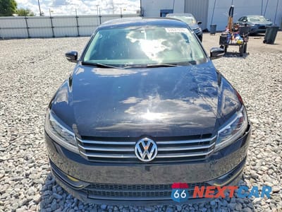 Piąte zdjęcie samochodu w środku: 2015 VOLKSWAGEN PASSAT S VIN:1VWAT7A30FC097623 - miniatura