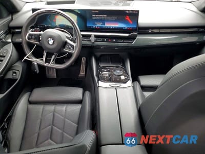 Zdjęcie 8 z 12 samochodu: 2025 BMW 530 I VIN:WBA43FJ00SCU24593 - miniatura