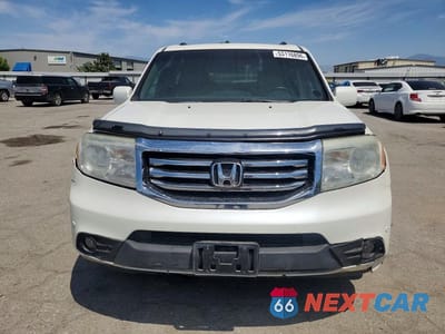 Piąte zdjęcie samochodu w środku: 2014 HONDA PILOT TOURING VIN:5FNYF4H9XEB052143 - miniatura