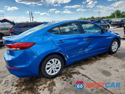 Trzecie zdjęcie samochodu z tyłu: 2018 HYUNDAI ELANTRA SE VIN:5NPD74LF4JH390612 - miniatura