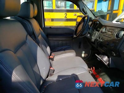 Zdjęcie 8 z 12 samochodu: 2015 FORD F550 SUPER DUTY VIN:1FDUF5GYXFEA47374 - miniatura