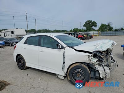 Czwarte zdjęcie samochodu z boku: 2013 TOYOTA MATRIX L VIN:2T1KU4EE2DC920913 - miniatura