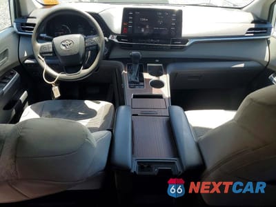 Zdjęcie 8 z 13 samochodu: 2022 TOYOTA SIENNA LE VIN:5TDKRKEC9NS115746 - miniatura