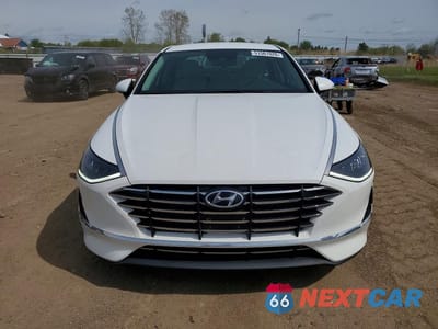 Piąte zdjęcie samochodu w środku: 2023 HYUNDAI SONATA SE VIN:KMHL24JA6PA250025 - miniatura