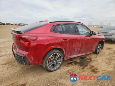Trzecie zdjęcie samochodu z tyłu: 2025 BMW X2 XDRIVE28I VIN:WBX63GM02S5223427 - miniatura