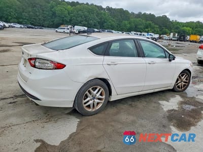 Trzecie zdjęcie samochodu z tyłu: 2015 FORD FUSION SE VIN:1FA6P0H75F5105349 - miniatura