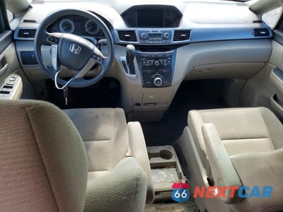 Zdjęcie 8 z 14 samochodu: 2013 HONDA ODYSSEY LX VIN:5FNRL5H29DB028422 - miniatura