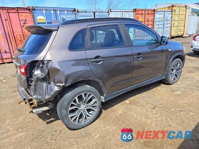 Trzecie zdjęcie samochodu z tyłu: 2018 MITSUBISHI RVR SE LIMITED VIN:JA4AJ4AW5JZ605053 - miniatura
