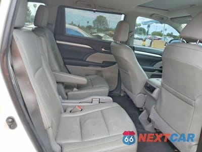 Zdjęcie 11 z 14 samochodu: 2015 TOYOTA HIGHLANDER XLE VIN:5TDKKRFH1FS090172 - miniatura