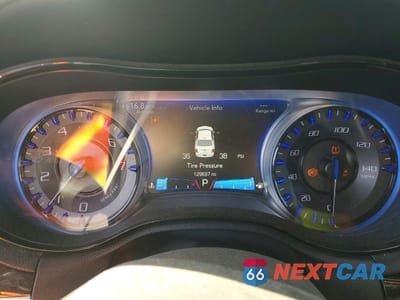 Zdjęcie 9 z 12 samochodu: 2017 CHRYSLER 300 S VIN:2C3CCABG9HH585774 - miniatura