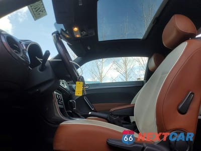 Zdjęcie 7 z 12 samochodu: 2017 VOLKSWAGEN BEETLE SE VIN:3VWJ17AT0HM632828 - miniatura