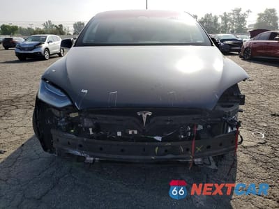 Piąte zdjęcie samochodu w środku: 2020 TESLA MODEL X VIN:5YJXCDE29LF303789 - miniatura