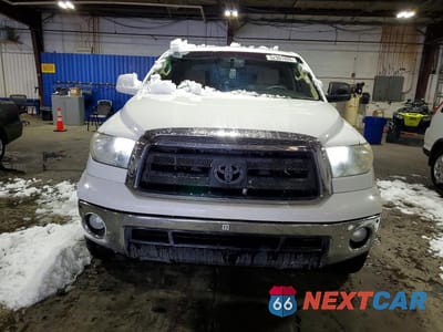 Piąte zdjęcie samochodu w środku: 2010 TOYOTA TUNDRA CREWMAX SR5 VIN:5TFDM5F18AX003191 - miniatura