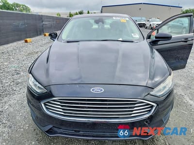 Piąte zdjęcie samochodu w środku: 2019 FORD FUSION SE VIN:3FA6P0HDXKR215035 - miniatura