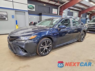 2020 TOYOTA CAMRY SE 4T1G11AK8LU342743 - główne zdjęcie licytacji z USA - miniatura