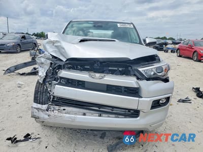 Piąte zdjęcie samochodu w środku: 2023 TOYOTA 4RUNNER TRD SPORT VIN:JTEAU5JR1P5295055 - miniatura