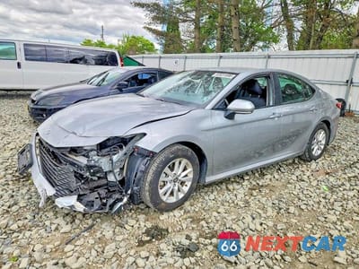 2025 TOYOTA CAMRY LE 4T1DAACK1SU156993 - główne zdjęcie licytacji z USA - miniatura