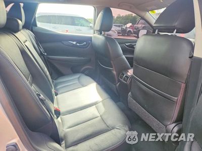 Zdjęcie 10 z 12 samochodu: 2017 NISSAN ROGUE SPORT SL VIN:JN1BJ1CR4HW139582 - miniatura