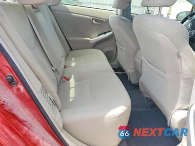 Zdjęcie 10 z 12 samochodu: 2014 TOYOTA PRIUS TWO VIN:JTDKN3DU6E1786851 - miniatura