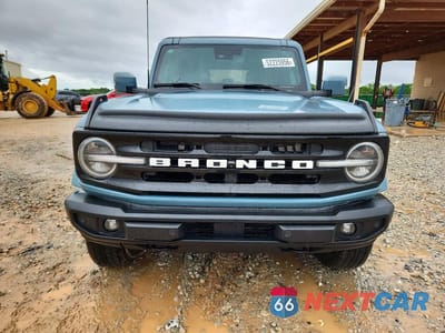 Piąte zdjęcie samochodu w środku: 2022 FORD BRONCO BASE VIN:1FMEE5BP1NLB49162 - miniatura
