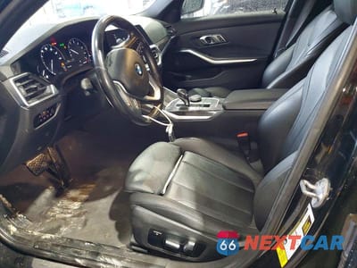 Zdjęcie 7 z 13 samochodu: 2019 BMW 330I VIN:WBA5R1C54KAK11334 - miniatura