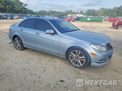 Czwarte zdjęcie samochodu z boku: 2013 MERCEDES-BENZ C 250 VIN:WDDGF4HB6DR264664 - miniatura