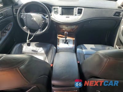 Zdjęcie 8 z 12 samochodu: 2011 HYUNDAI GENESIS 3.8L VIN:KMHGC4DE3BU139128 - miniatura