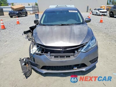 Piąte zdjęcie samochodu w środku: 2019 NISSAN SENTRA S VIN:3N1AB7APXKY297745 - miniatura