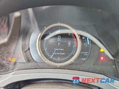 Zdjęcie 9 z 12 samochodu: 2017 LEXUS IS 200T VIN:JTHBA1D27H5047773 - miniatura