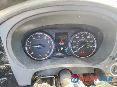 Zdjęcie 9 z 13 samochodu: 2020 MITSUBISHI OUTLANDER SE VIN:JA4AD3A31LJ000200 - miniatura